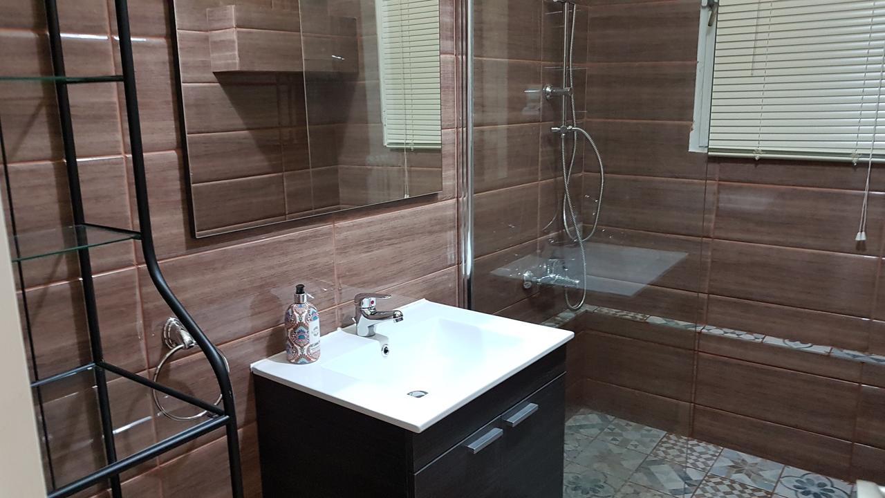 Menta Errathens Apartment - Athens Center, 5 Bd, 2 Bath Εξωτερικό φωτογραφία